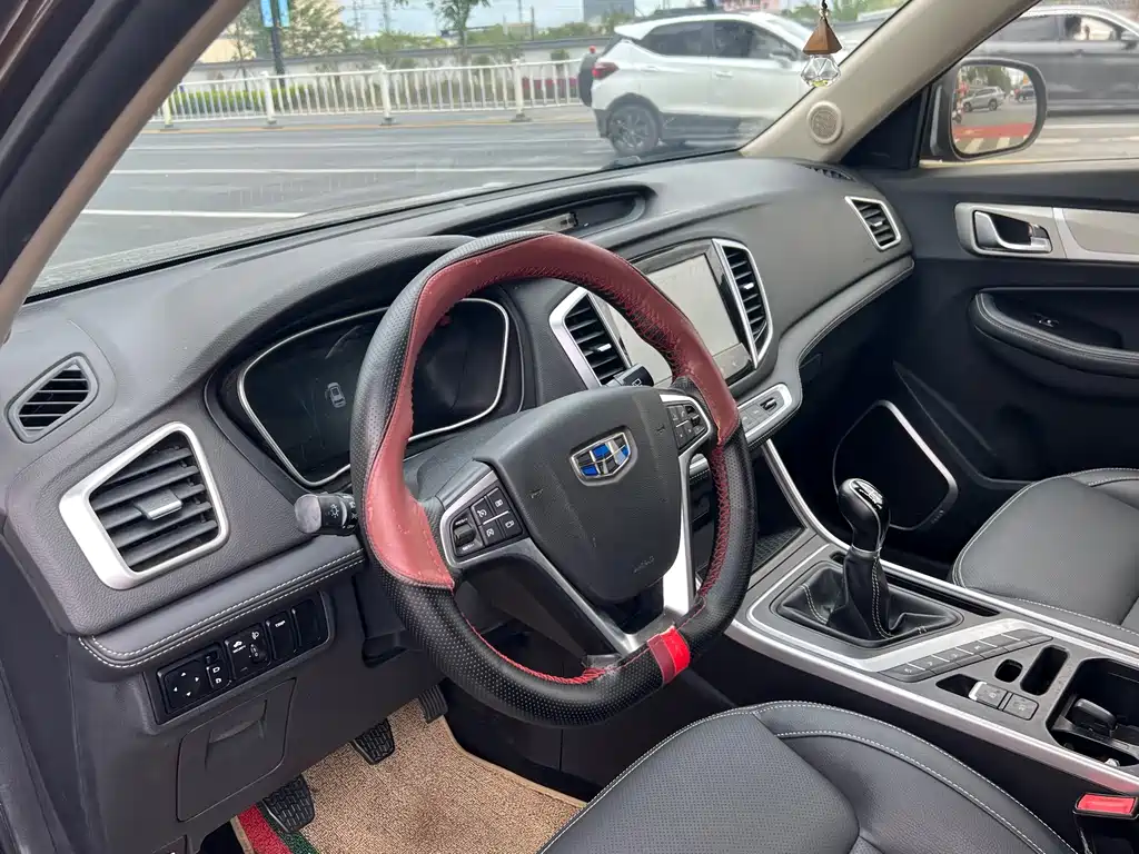 Geely Vision X6 — фото 9