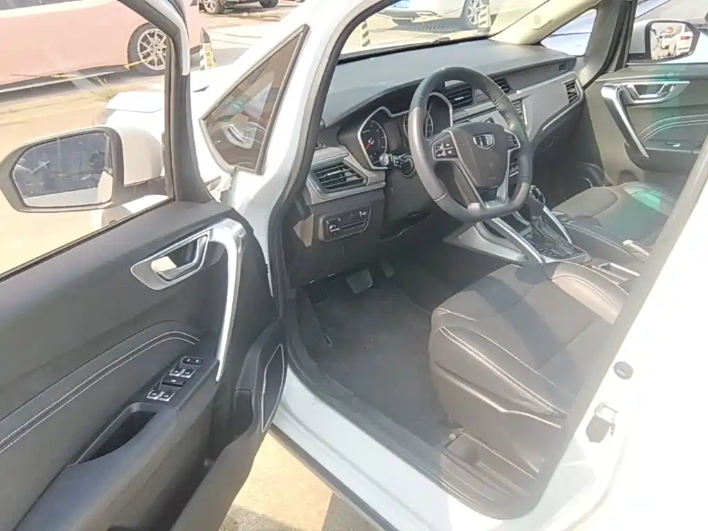 Geely Vision X3 — фото 15