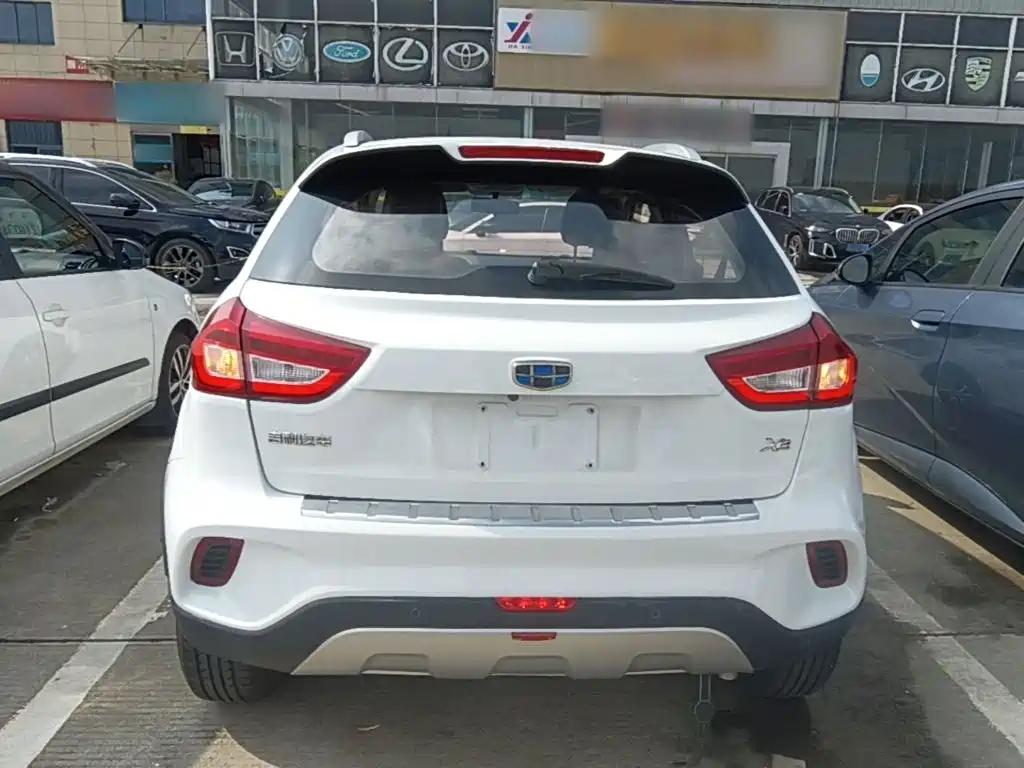 Geely Vision X3 — фото 5