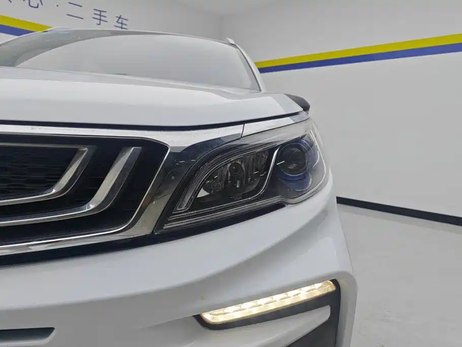 Geely Vision X3 — фото 5