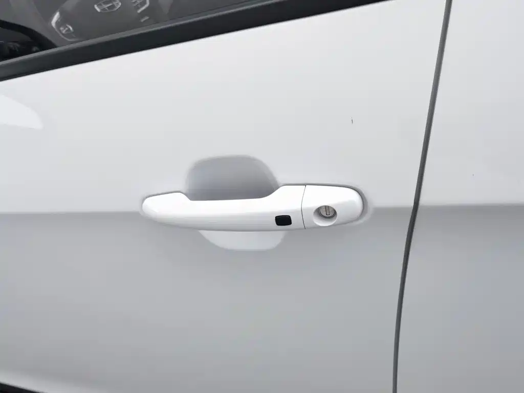 Geely Vision X3 — фото 18