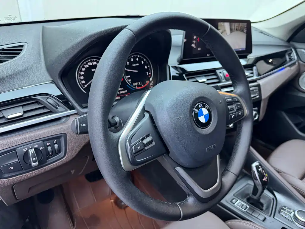 BMW X1 — фото 9