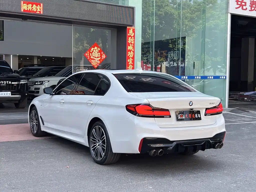 BMW 5 Series — фото 19