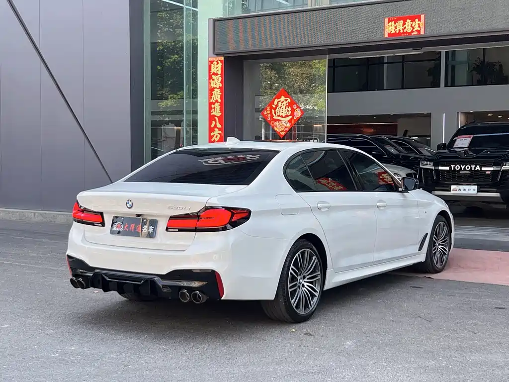 BMW 5 Series — фото 21
