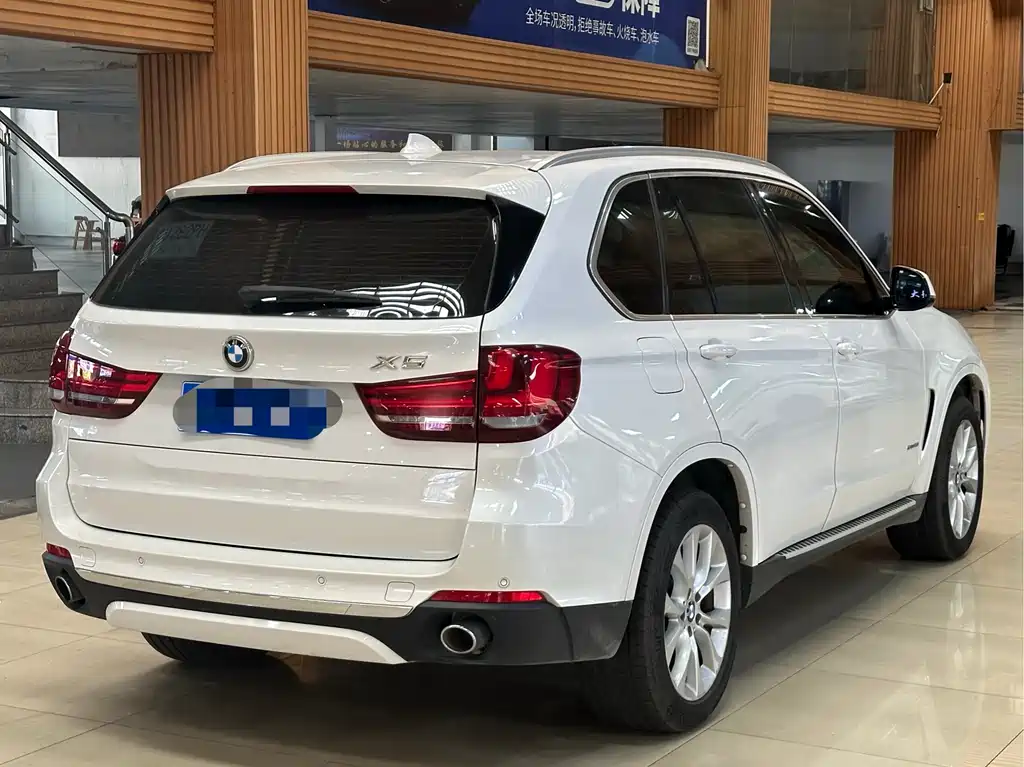 BMW X5 (Import) — фото 3