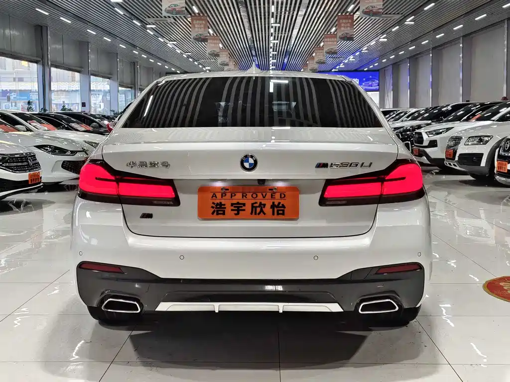 BMW 5 Series — фото 5