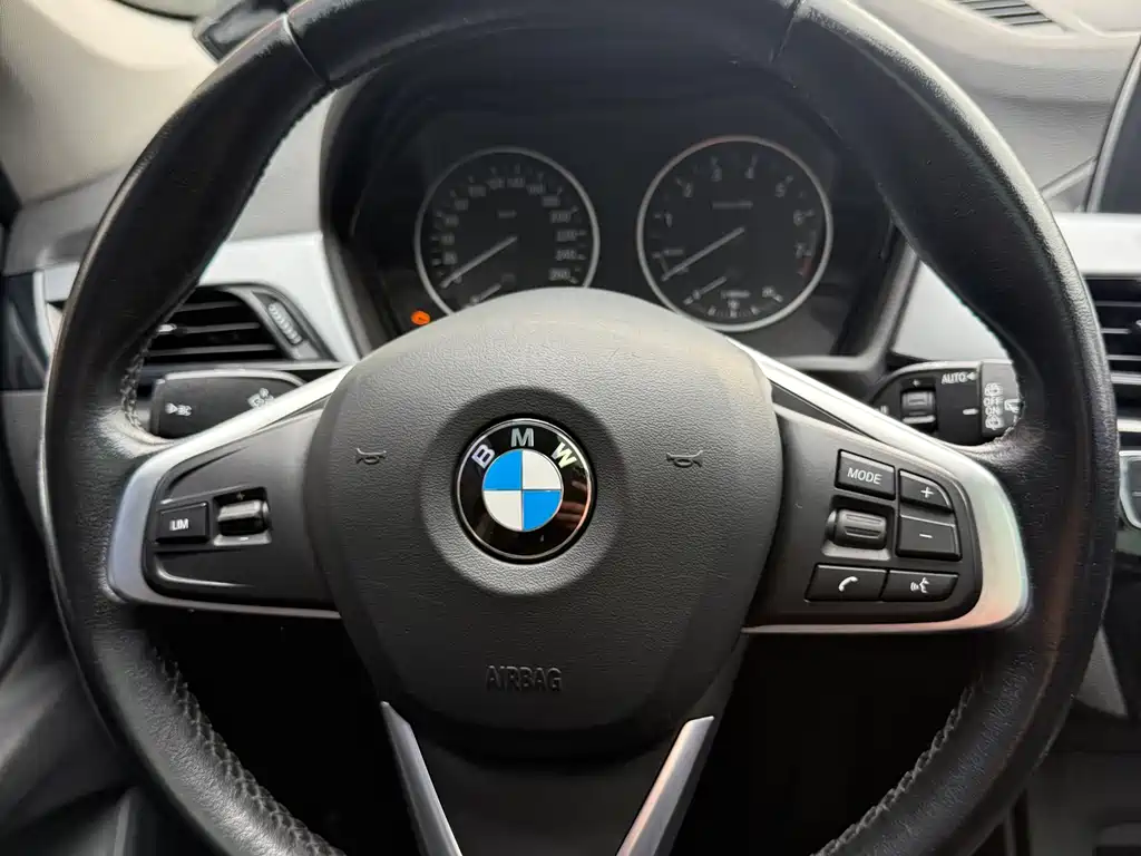 BMW X1 — фото 11