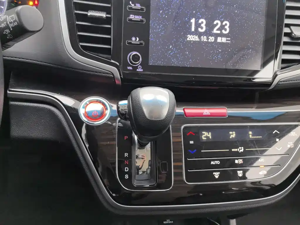 Honda Odyssey — фото 13