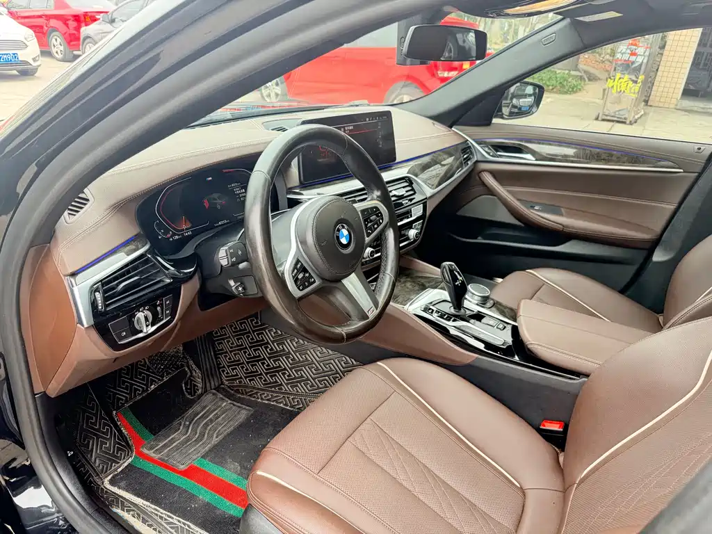 BMW 5 Series — фото 10