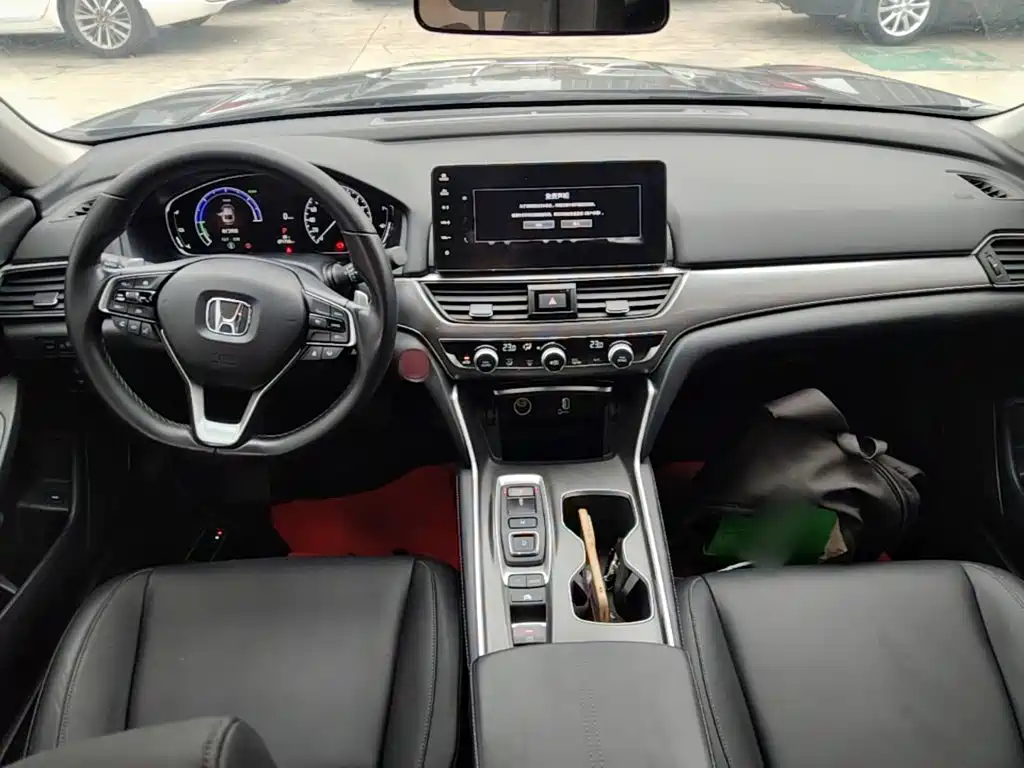 Honda Accord — фото 9