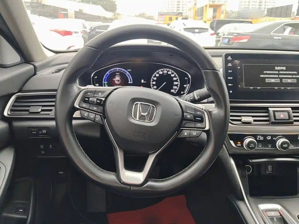 Honda Accord — фото 10