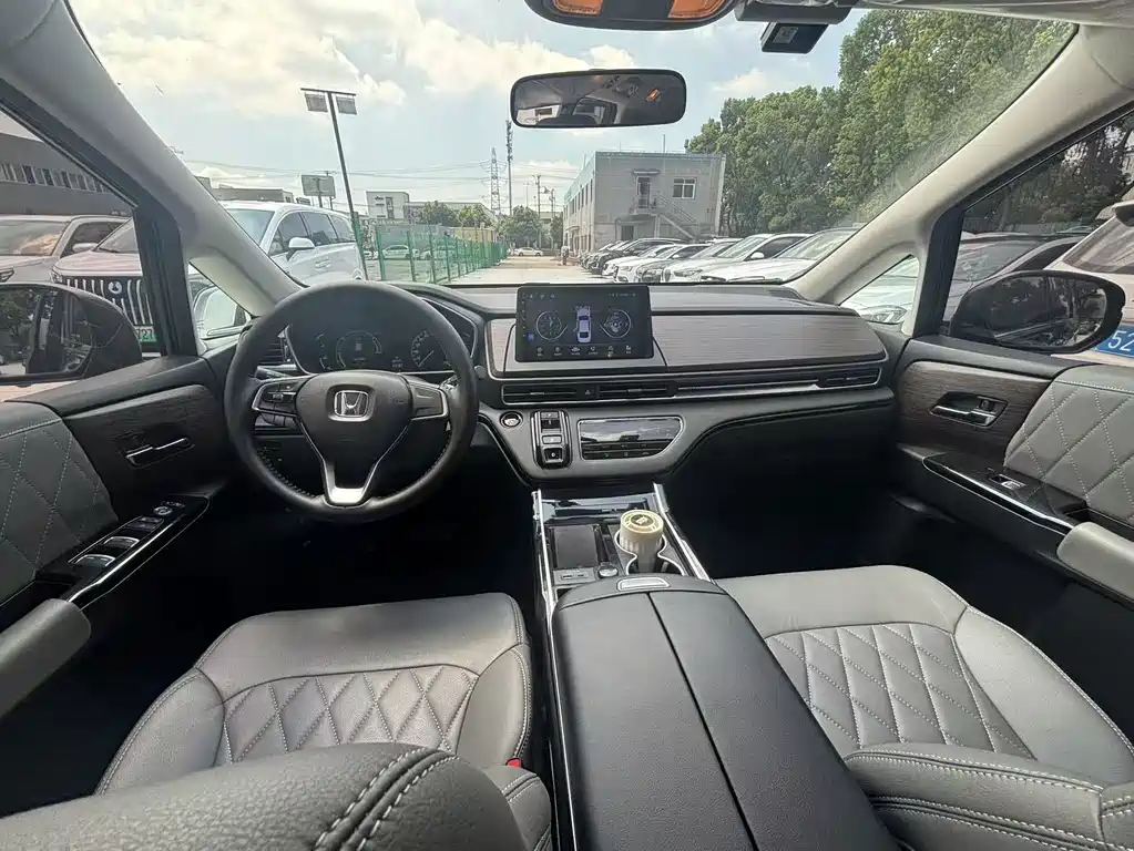 Honda Odyssey — фото 11