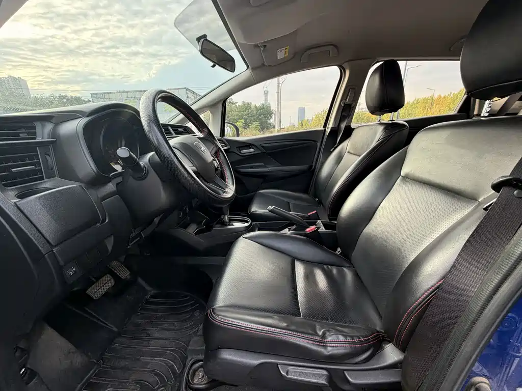 Honda Fit — фото 8