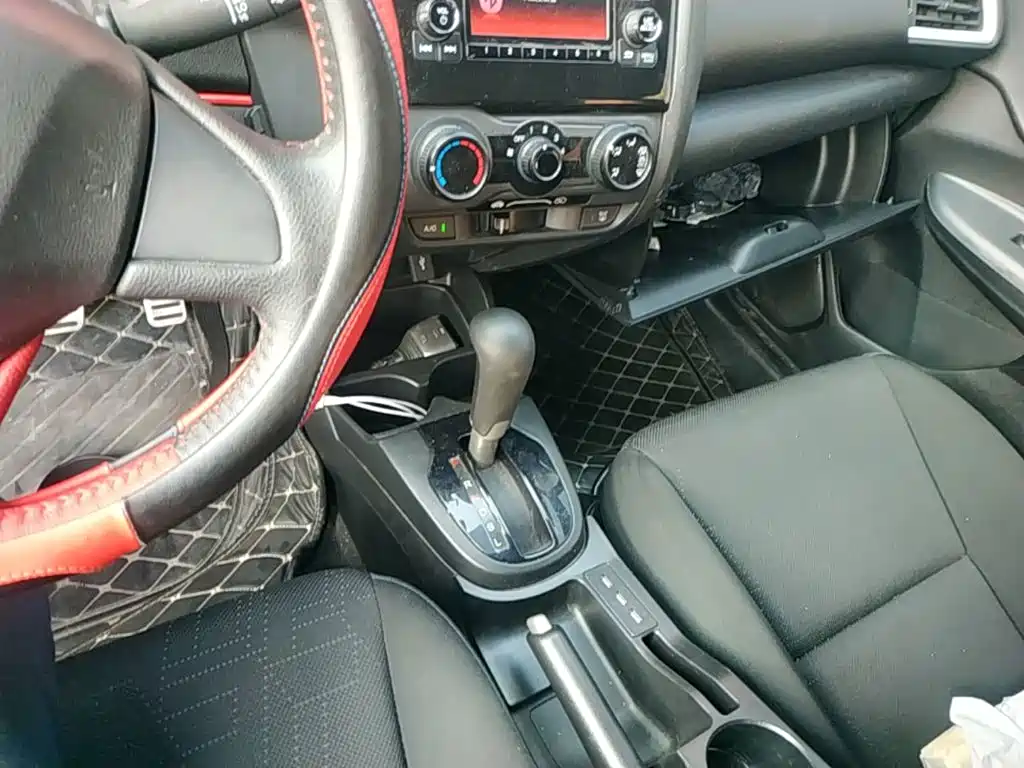 Honda Fit — фото 13