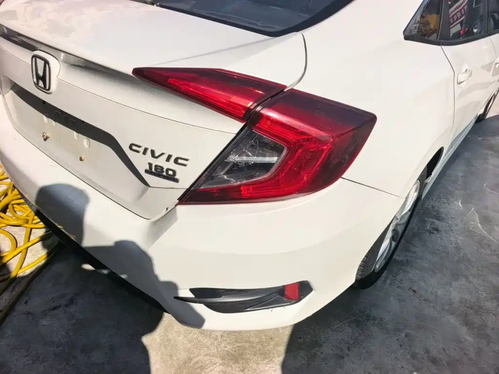 Honda Civic — фото 7