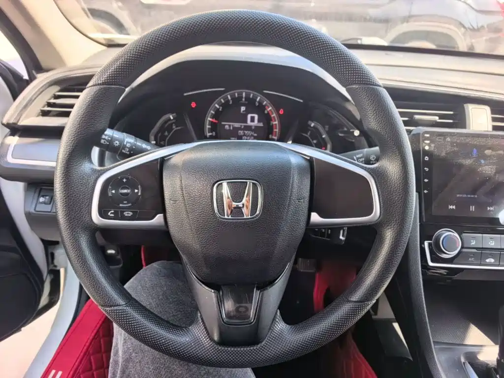 Honda Civic — фото 10
