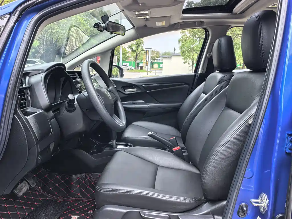 Honda Fit — фото 4