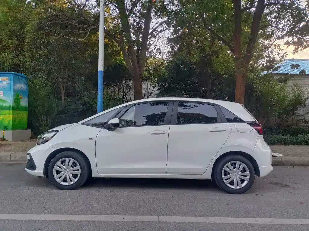 Honda Fit — фото 7