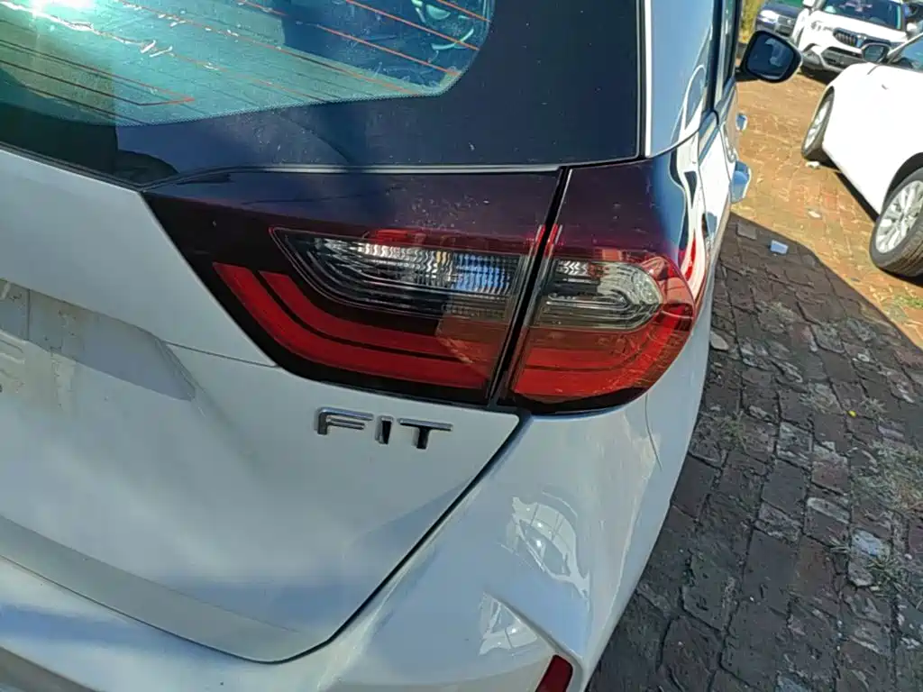 Honda Fit — фото 7