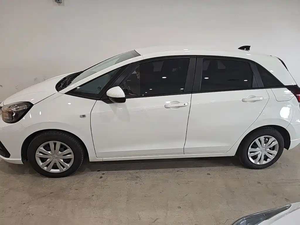 Honda Fit — фото 5