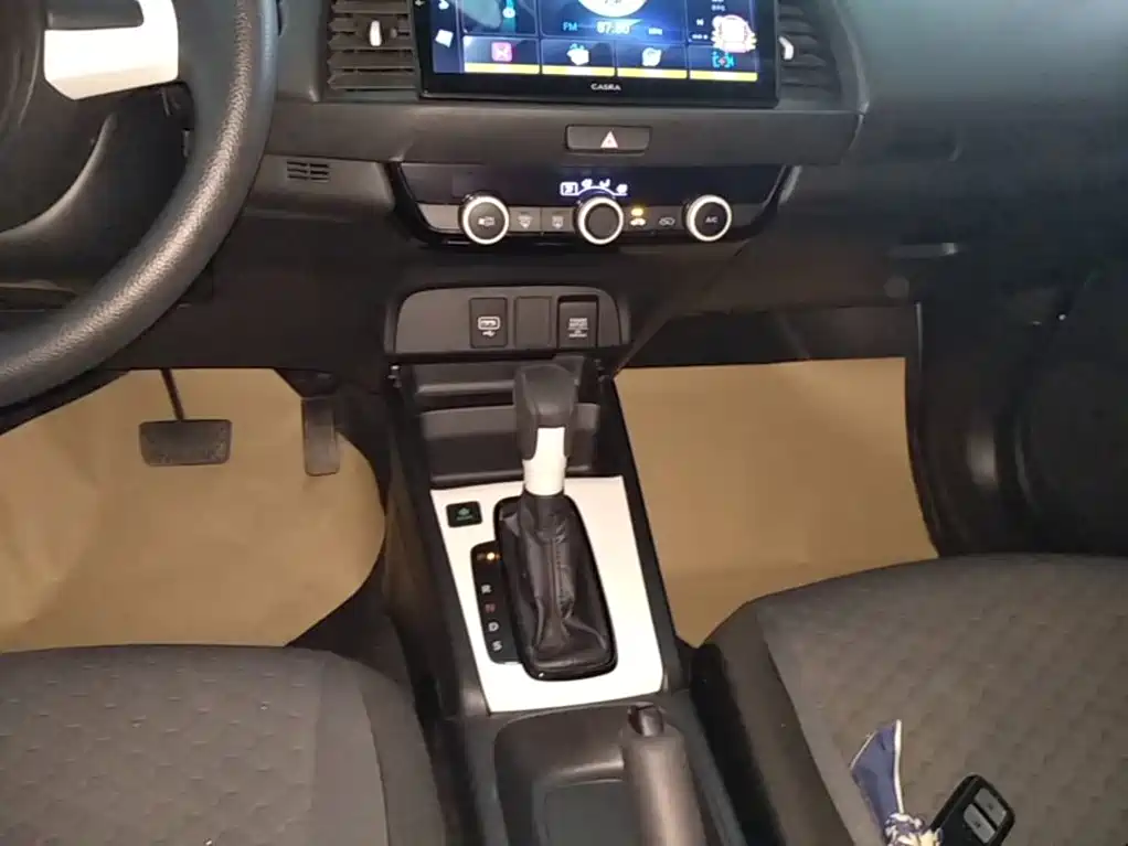 Honda Fit — фото 13