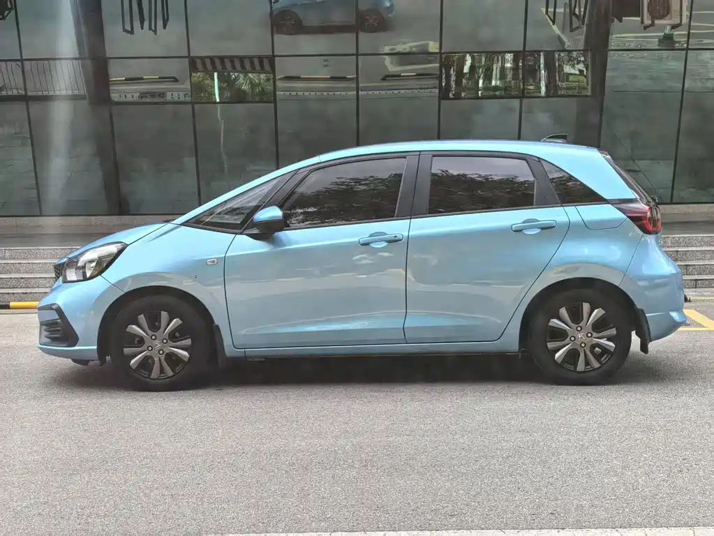 Honda Fit — фото 5