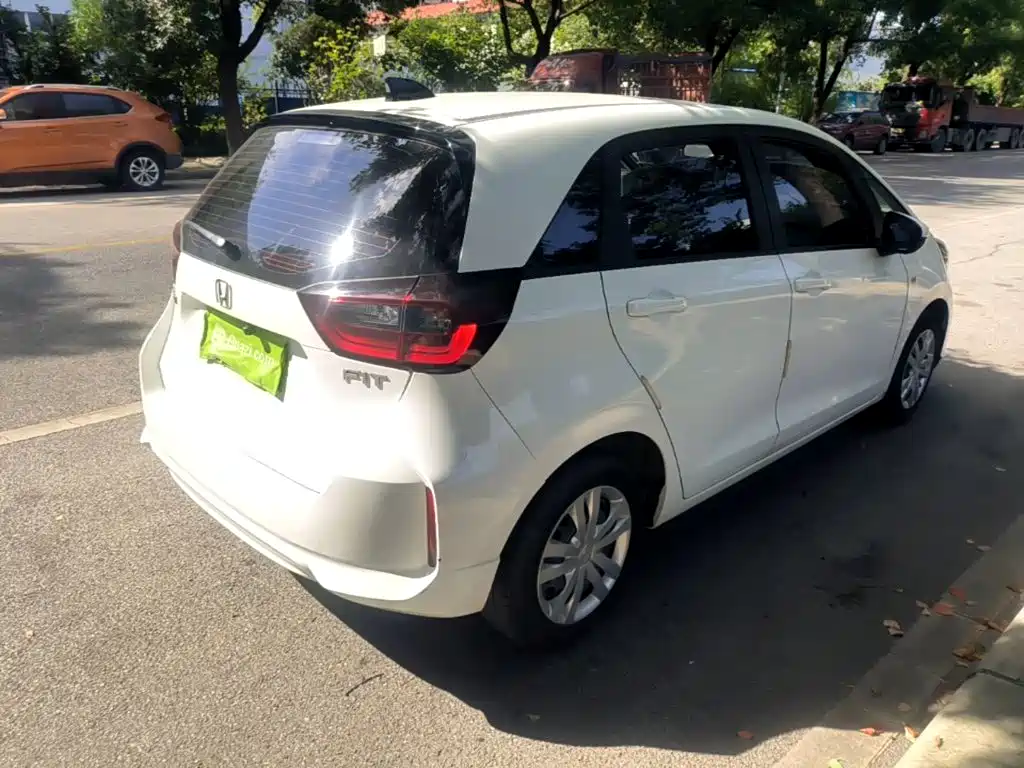Honda Fit — фото 6