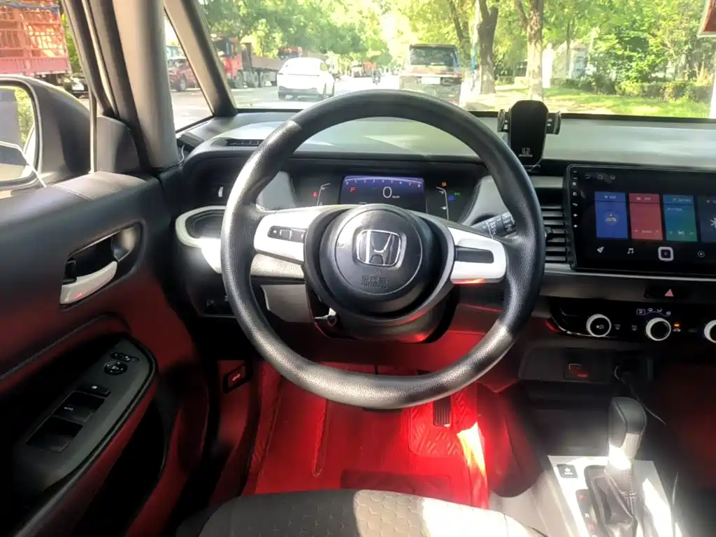 Honda Fit — фото 10