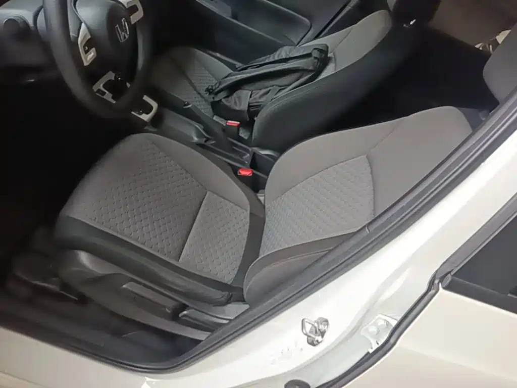 Honda Fit — фото 14