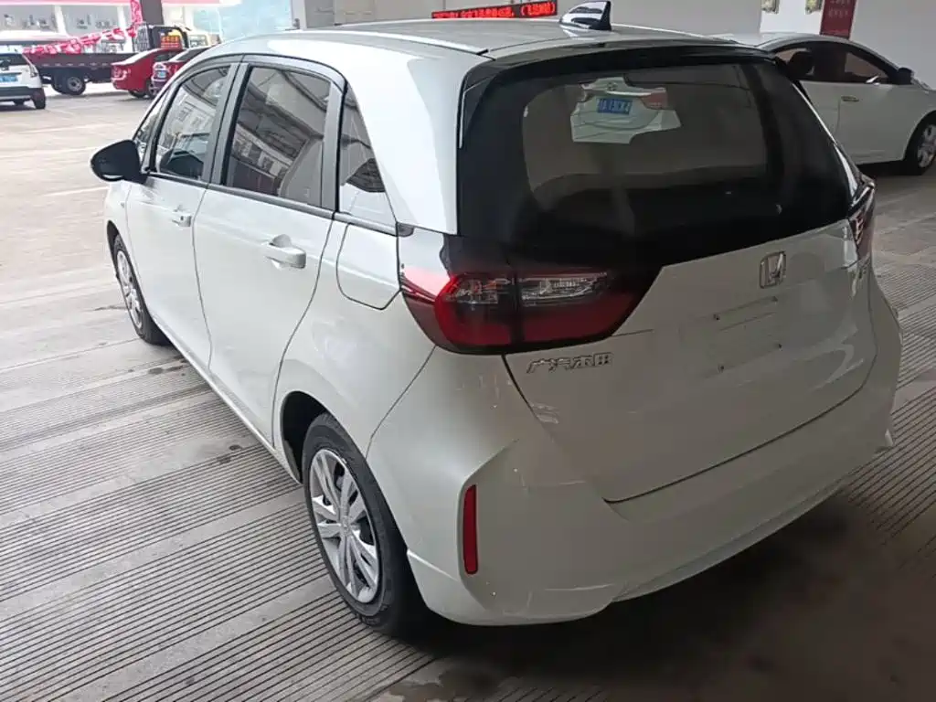 Honda Fit — фото 4
