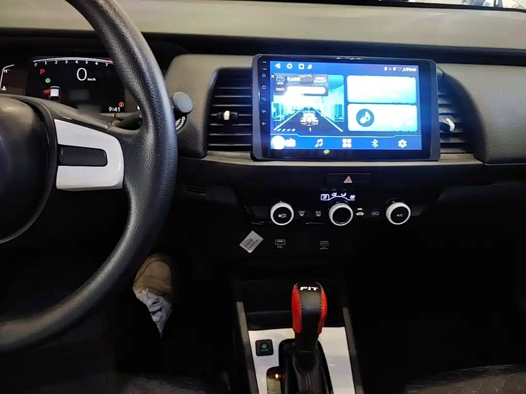 Honda Fit — фото 9