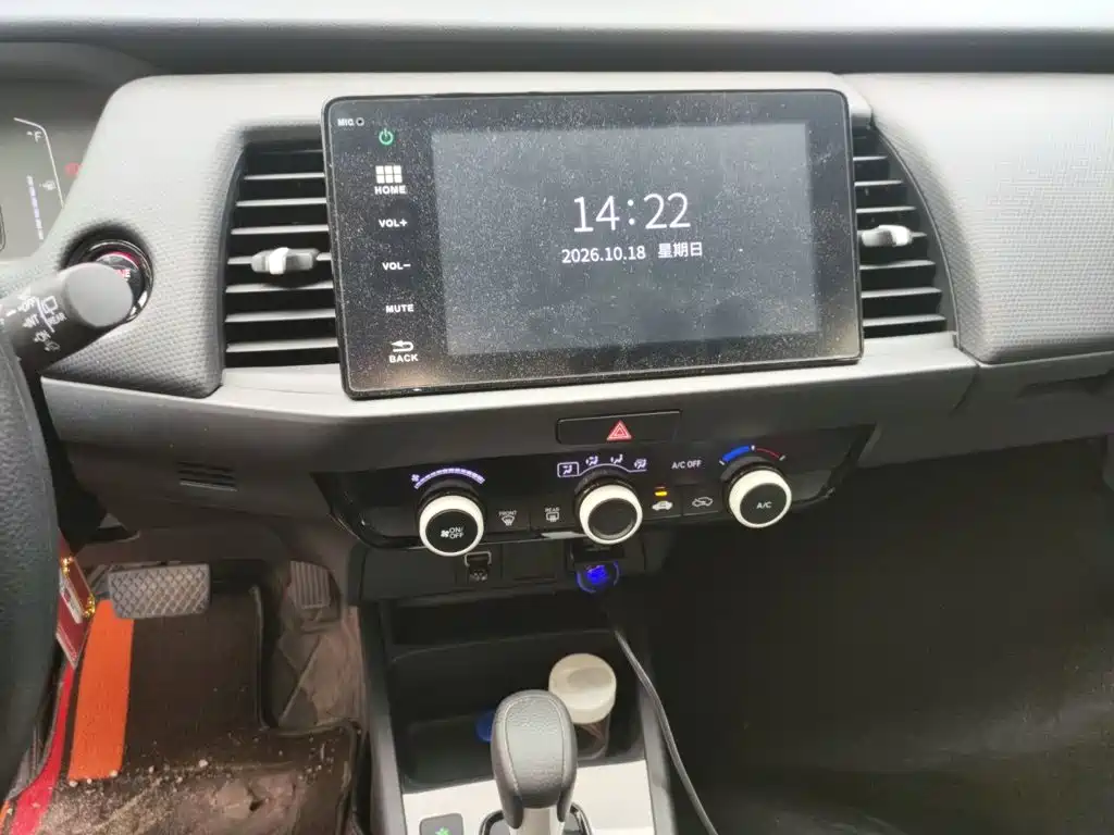 Honda Fit — фото 9