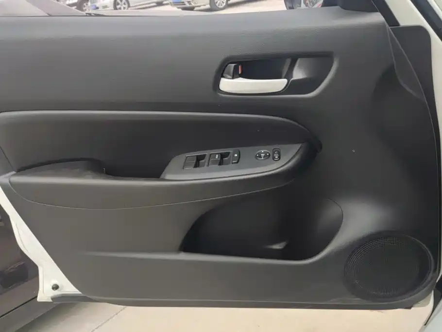 Honda Fit — фото 7