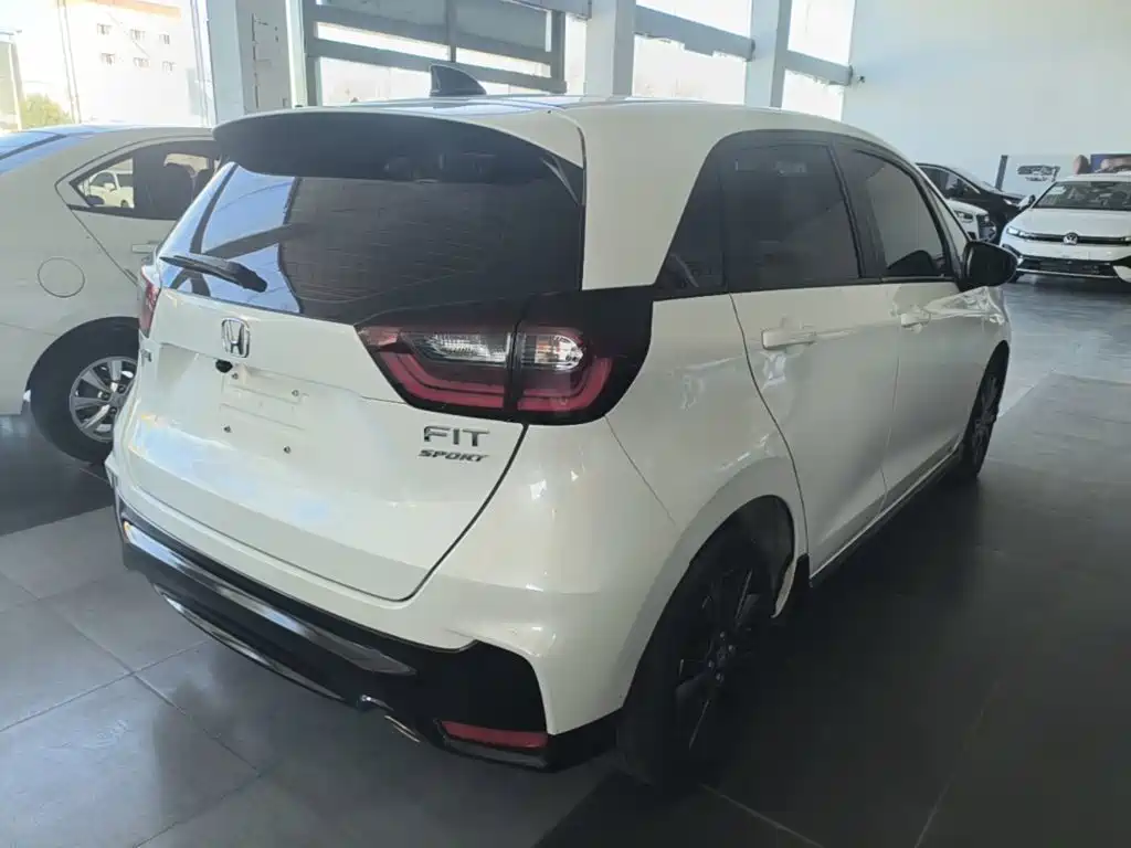 Honda Fit — фото 6