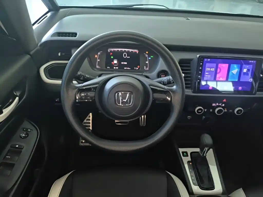 Honda Fit — фото 10