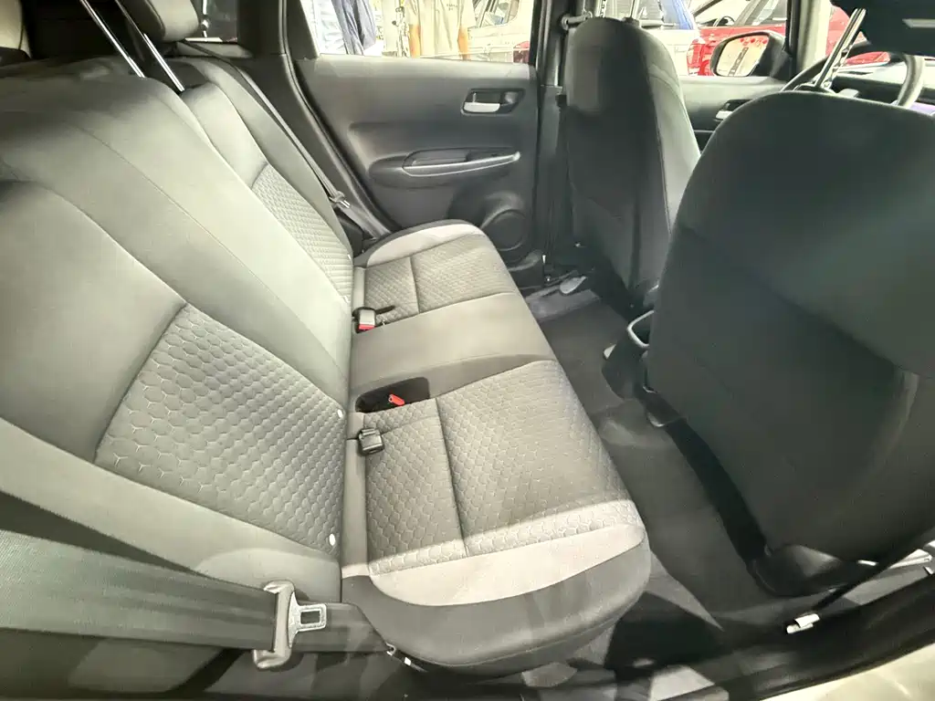 Honda Fit — фото 7