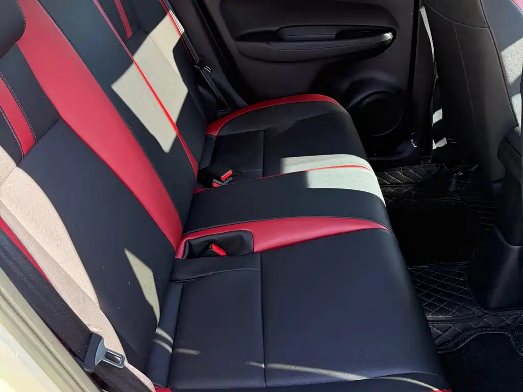 Honda Fit — фото 14