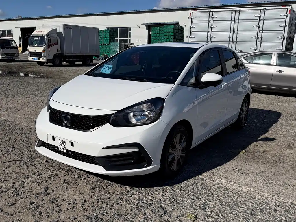 Honda Fit — фото 1