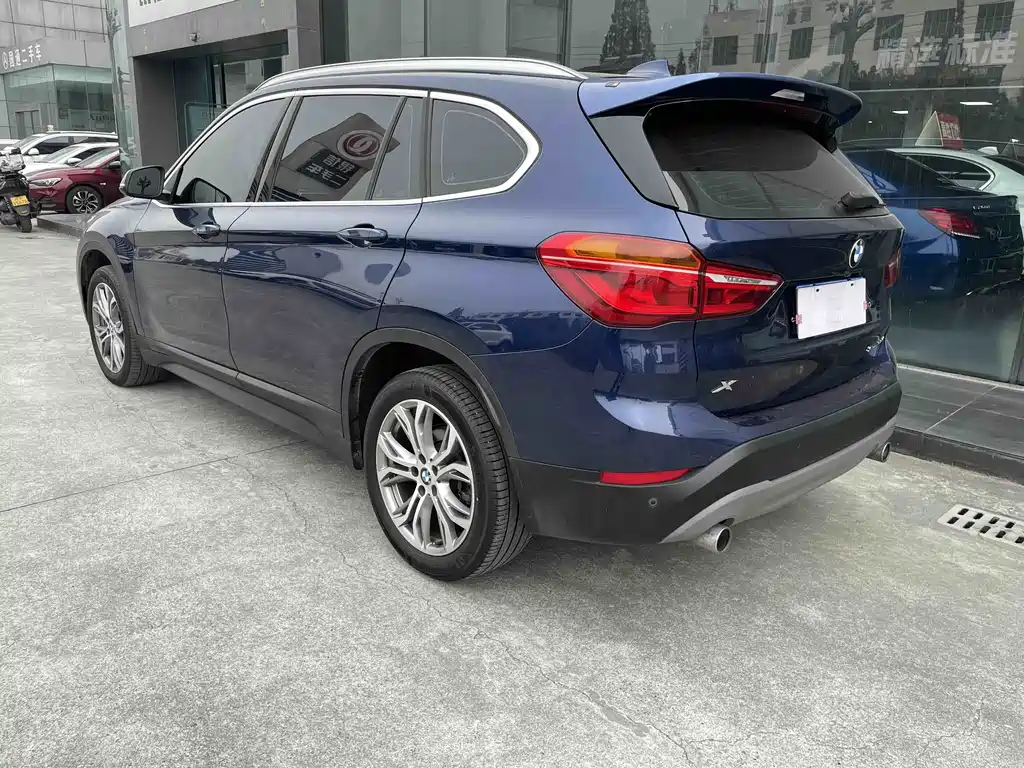 BMW X1 — фото 11
