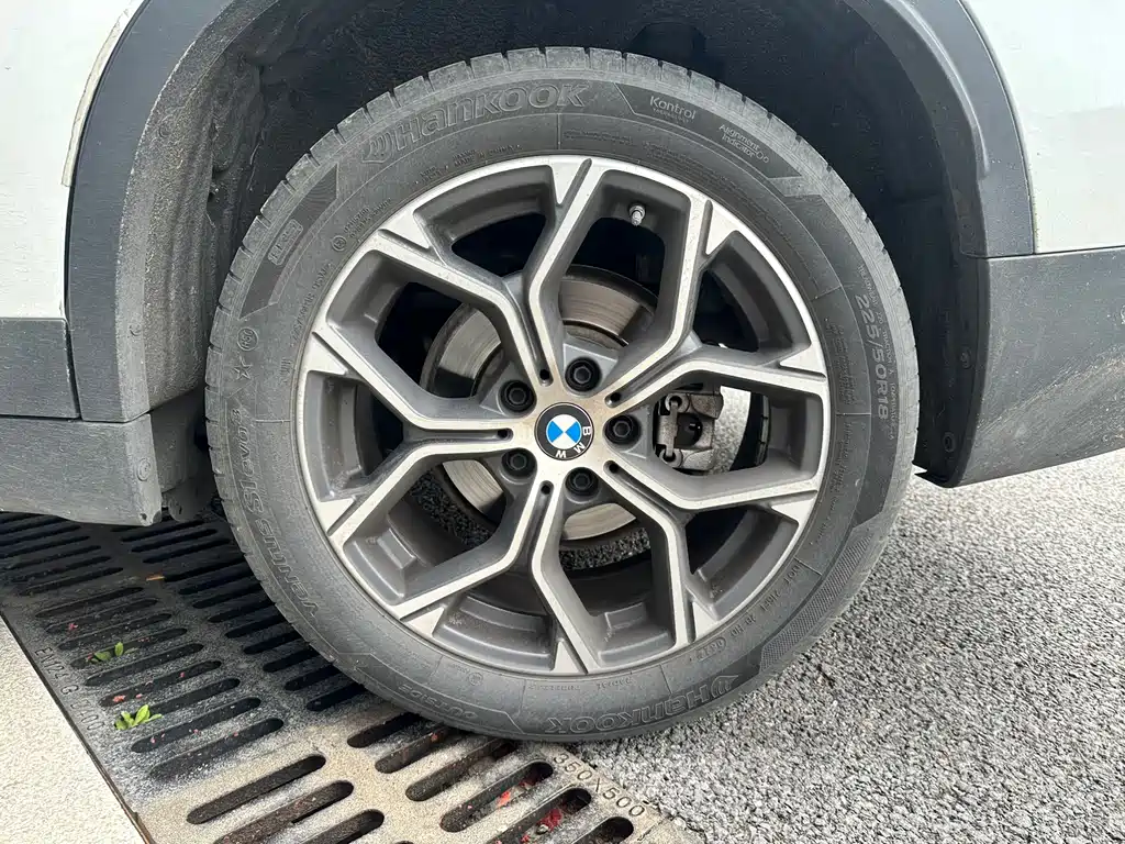 BMW X1 — фото 8