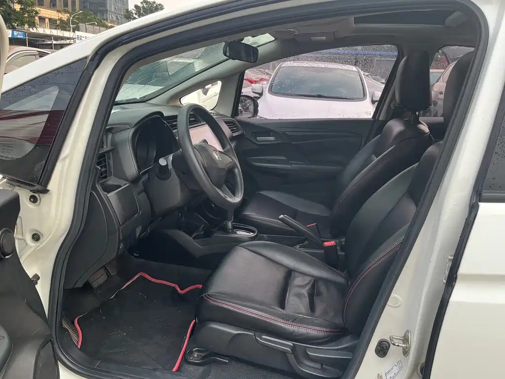 Honda Fit — фото 4