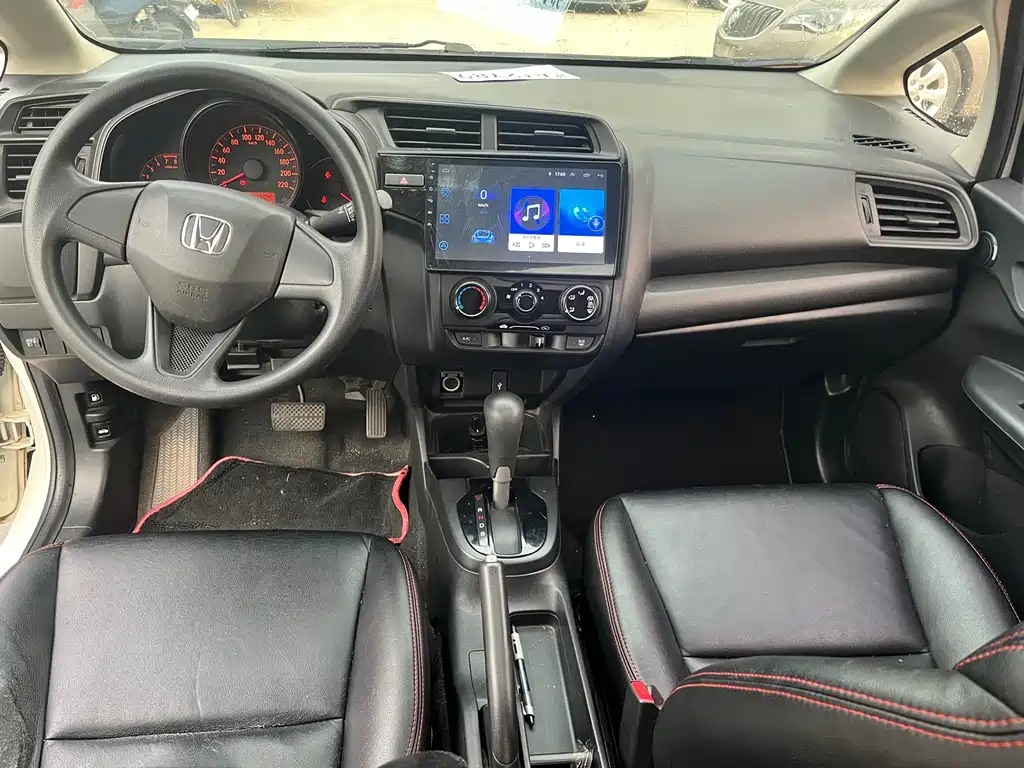 Honda Fit — фото 6
