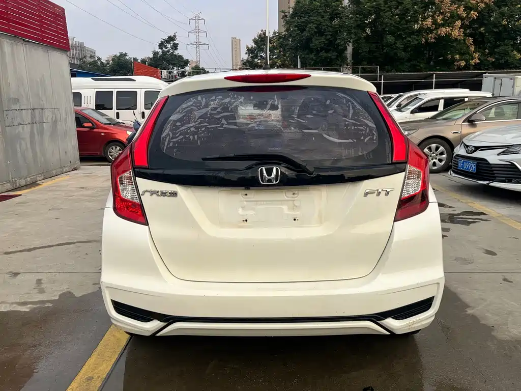 Honda Fit — фото 9