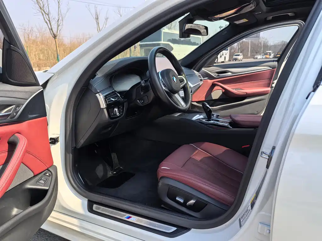 BMW 5 Series New Energy — фото 4