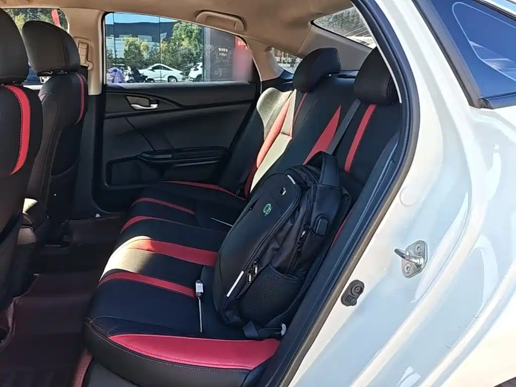 Honda Civic — фото 16