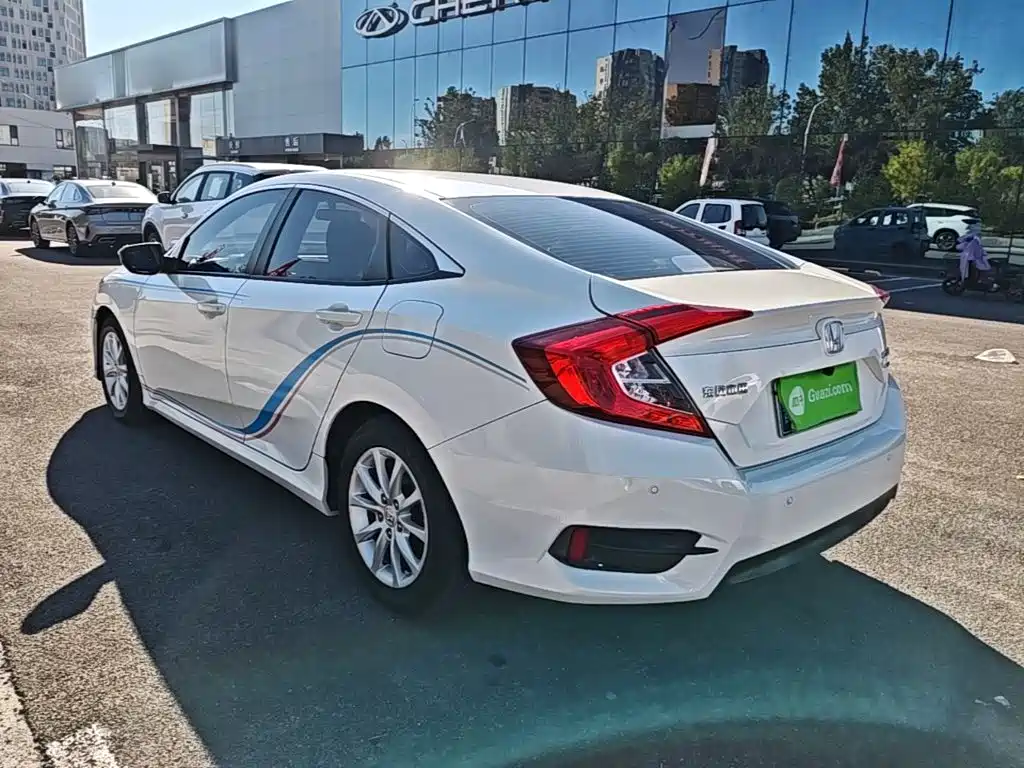 Honda Civic — фото 4