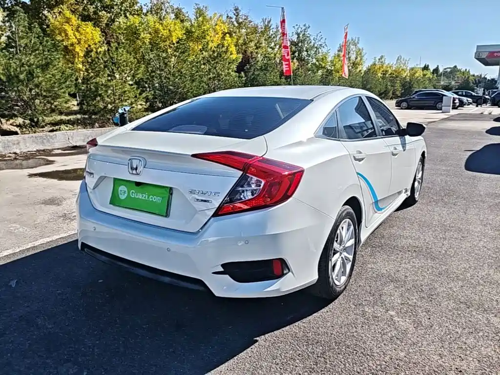 Honda Civic — фото 6