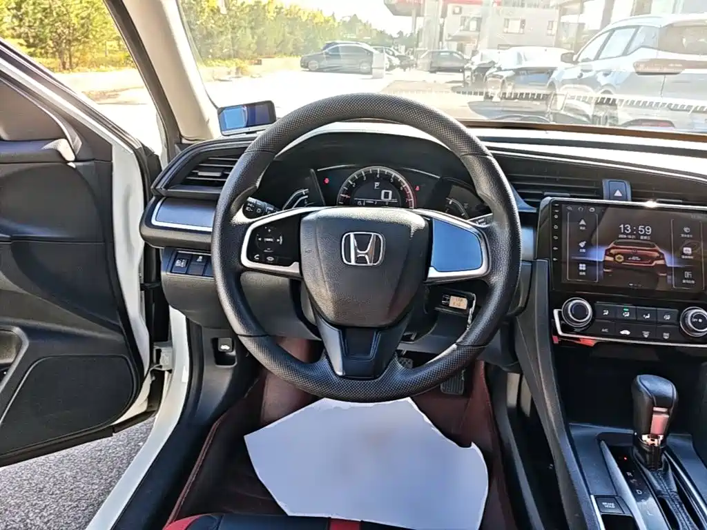Honda Civic — фото 10