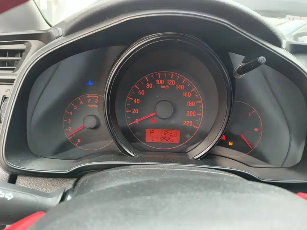Honda Fit — фото 14