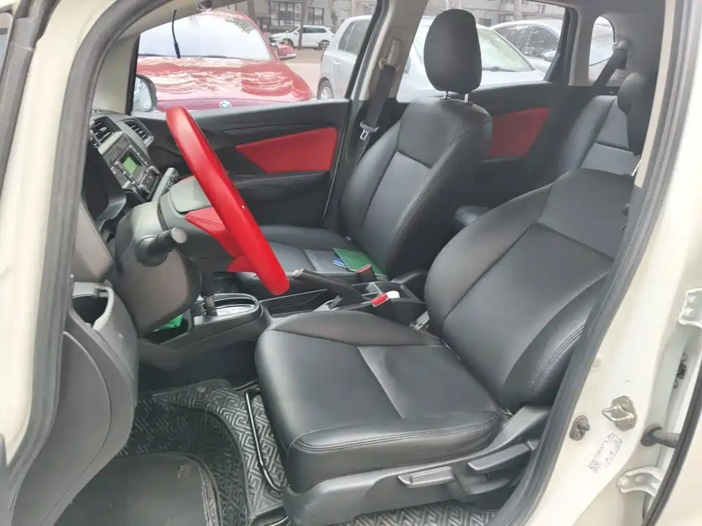 Honda Fit — фото 18